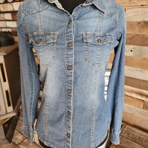 Women/ Junior Guess Soft Denim Medium Wash Shirt Size S